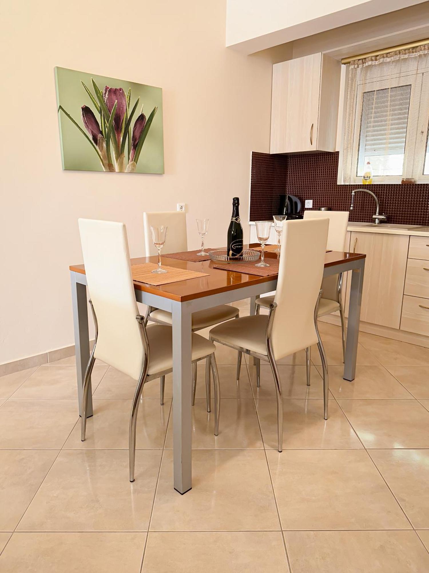 Sun N' Salt II Apartment Толон Экстерьер фото